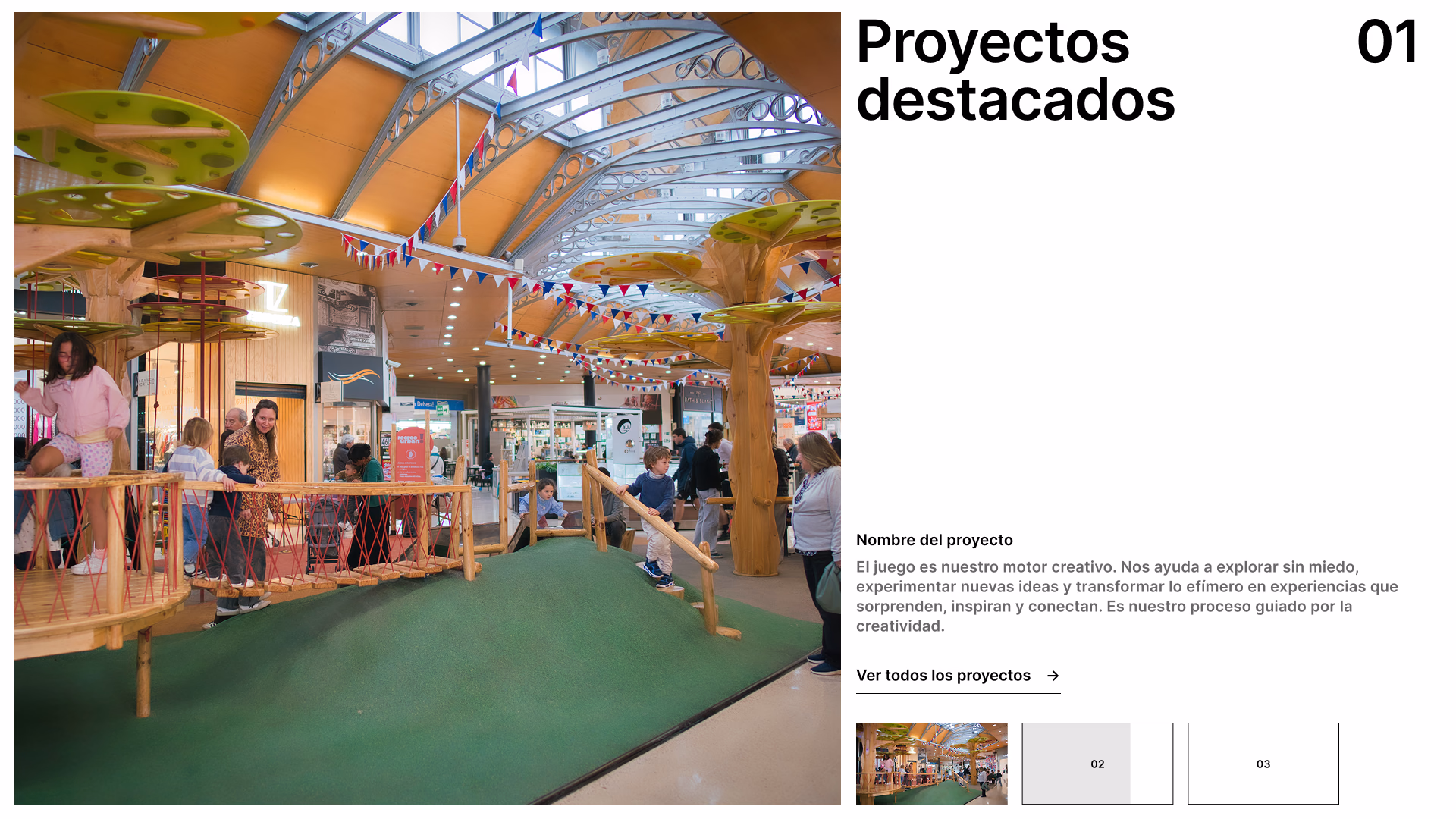 Sección de proyectos destacados con una instalación de juego